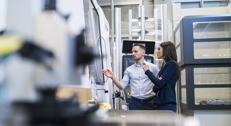 EROWA employees Service and consulting in production with customers