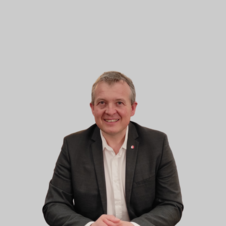 Portrait de Gilles Chaffard sur fond neutre.