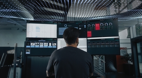 Utilizzo del JMS Control di EROWA per il monitoraggio e il controllo dei processi produttivi automatizzati.