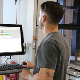 EROWA Robot Compact 150: Steuerung über intuitives JMS 4.0 Prozessleitsystem