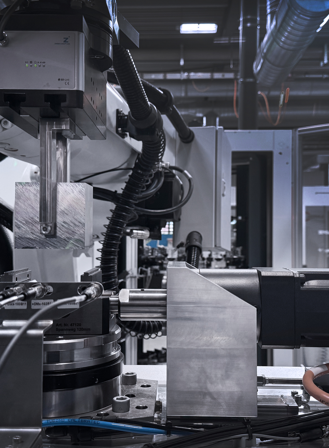 Hybrid Automation: Automating Blank Handling | EROWA