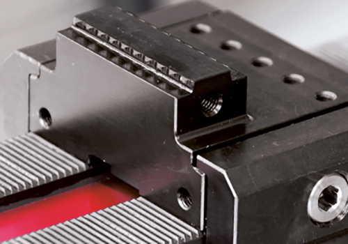 Clever clamping for quality cutting